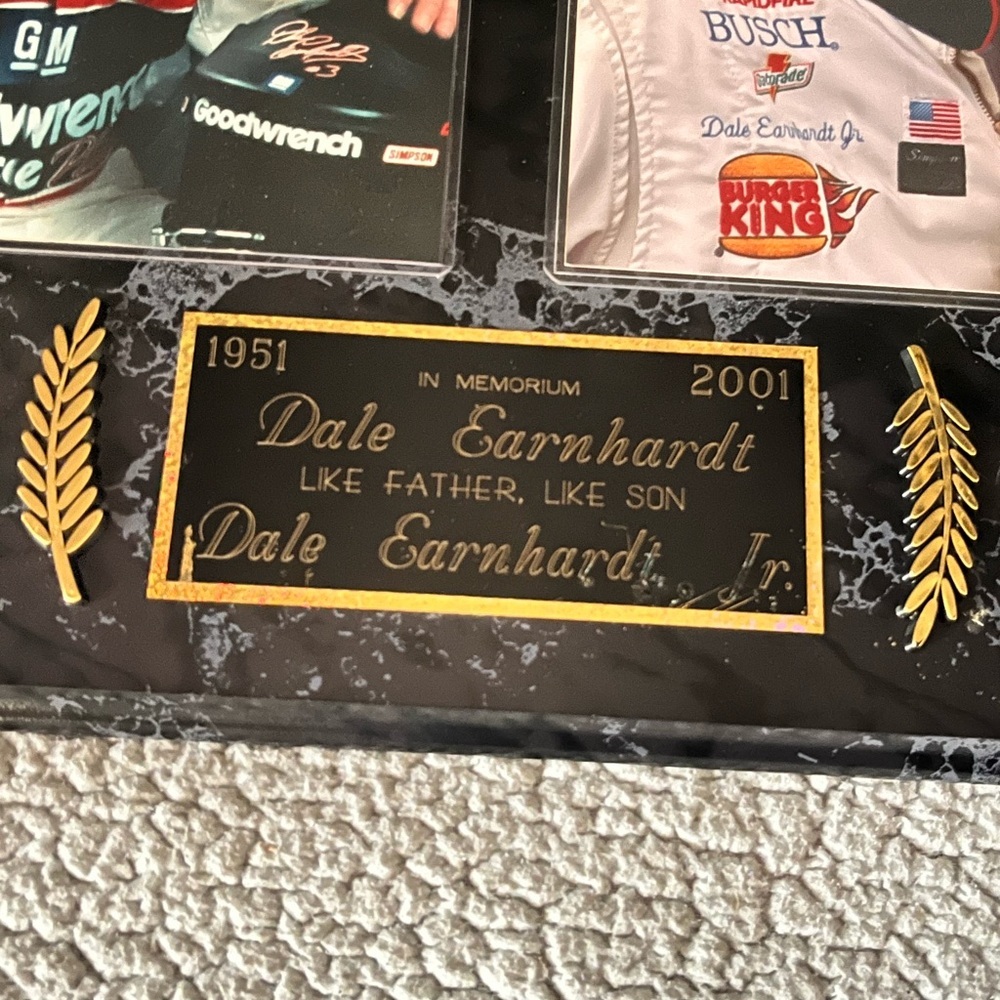 Goodwrench Racing Memorabilia Set - Picture 5 of 16